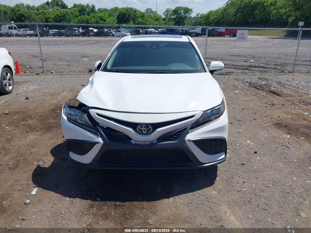 45024632 :رقم المزاد ، 4T1S11AKXMU596322 vin ، 2021 Toyota Camry Se مزاد بيع