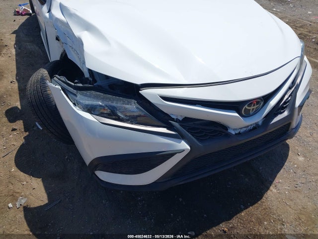 45024632 :رقم المزاد ، 4T1S11AKXMU596322 vin ، 2021 Toyota Camry Se مزاد بيع