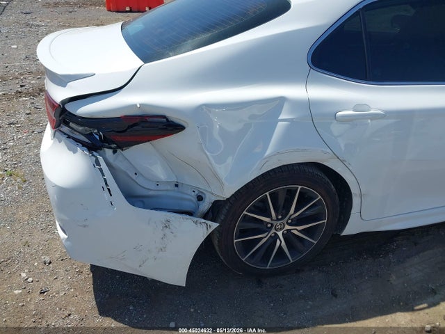 45024632 :رقم المزاد ، 4T1S11AKXMU596322 vin ، 2021 Toyota Camry Se مزاد بيع