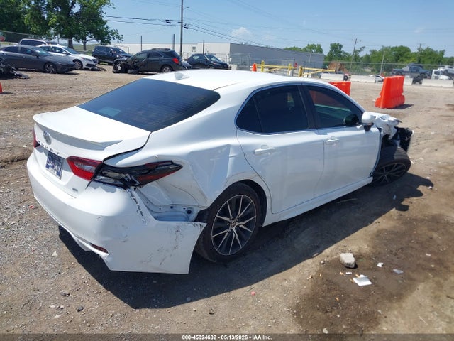 45024632 :رقم المزاد ، 4T1S11AKXMU596322 vin ، 2021 Toyota Camry Se مزاد بيع