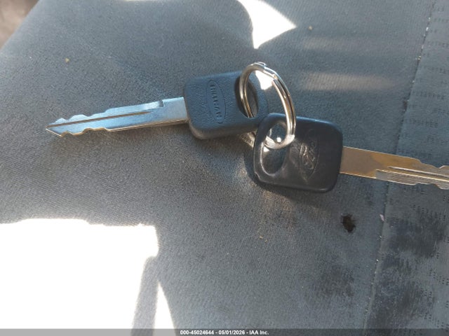 45024644 :رقم المزاد ، 1FBNE31L3WHA52139 vin ، 1998 Ford Club Wagon Xl/xlt مزاد بيع