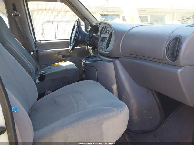 45024644 :رقم المزاد ، 1FBNE31L3WHA52139 vin ، 1998 Ford Club Wagon Xl/xlt مزاد بيع