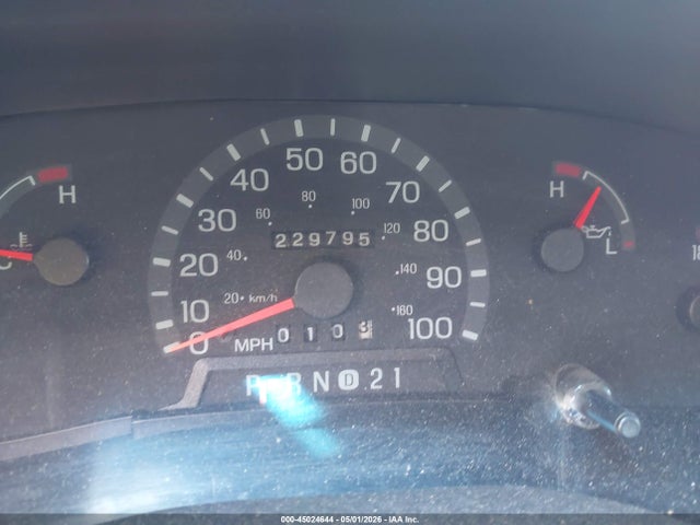 45024644 :رقم المزاد ، 1FBNE31L3WHA52139 vin ، 1998 Ford Club Wagon Xl/xlt مزاد بيع