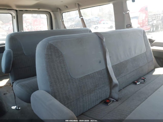 45024644 :رقم المزاد ، 1FBNE31L3WHA52139 vin ، 1998 Ford Club Wagon Xl/xlt مزاد بيع
