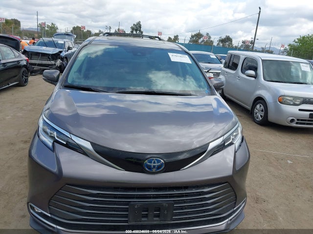 45024655 :رقم المزاد ، 5TDZRKEC7MS024052 vin ، 2021 Toyota Sienna Limited مزاد بيع