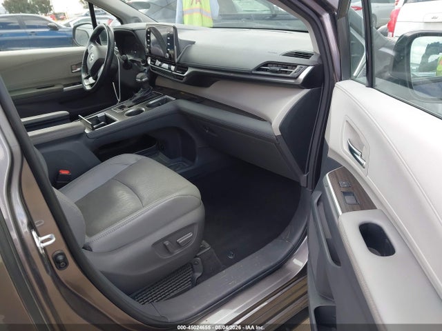 45024655 :رقم المزاد ، 5TDZRKEC7MS024052 vin ، 2021 Toyota Sienna Limited مزاد بيع