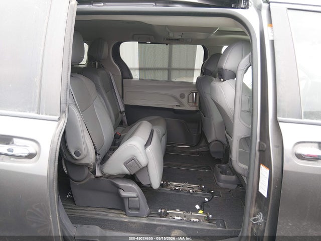 45024655 :رقم المزاد ، 5TDZRKEC7MS024052 vin ، 2021 Toyota Sienna Limited مزاد بيع