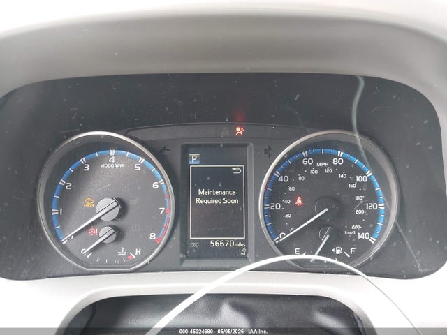2T3BFREVXJW856497 Toyota RAV4 LE