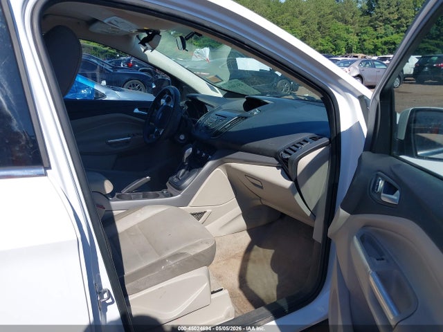 45024694 :رقم المزاد ، 1FMCU0GX8GUC01695 vin ، 2016 Ford Escape Se مزاد بيع