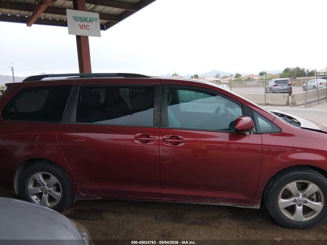 5TDKK3DC1GS709083 Toyota Sienna Le 8 Passenger