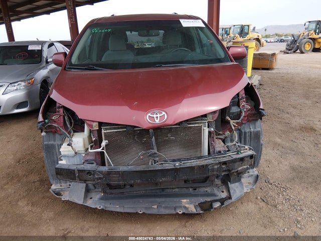 5TDKK3DC1GS709083 Toyota Sienna Le 8 Passenger