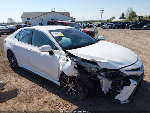 Продажа на аукционе авто 2024 Toyota Camry Se, vin: 4T1G11AK3RU857061, номер лота: 45024771