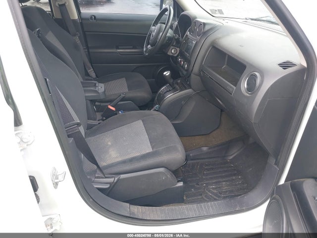 2016 Jeep Patriot Latitude მანქანა იყიდება აუქციონზე, vin: 1C4NJRFB2GD650936, აუქციონის ნომერი: 45024798
