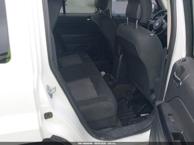 2016 Jeep Patriot Latitude მანქანა იყიდება აუქციონზე, vin: 1C4NJRFB2GD650936, აუქციონის ნომერი: 45024798