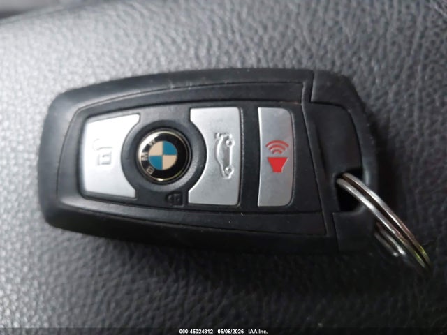 45024812 :رقم المزاد ، WBA8E5G3XHNU43222 vin ، 2017 Bmw 320i Xdrive مزاد بيع
