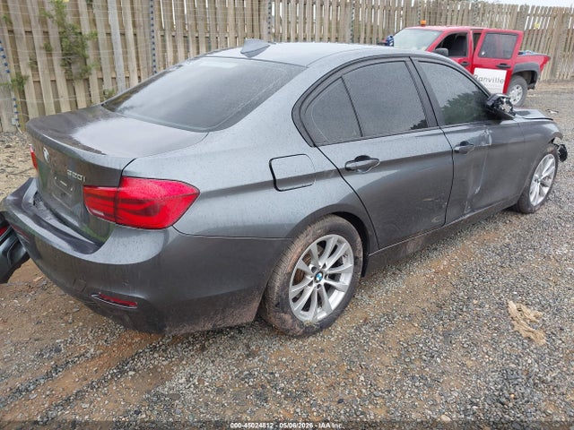45024812 :رقم المزاد ، WBA8E5G3XHNU43222 vin ، 2017 Bmw 320i Xdrive مزاد بيع