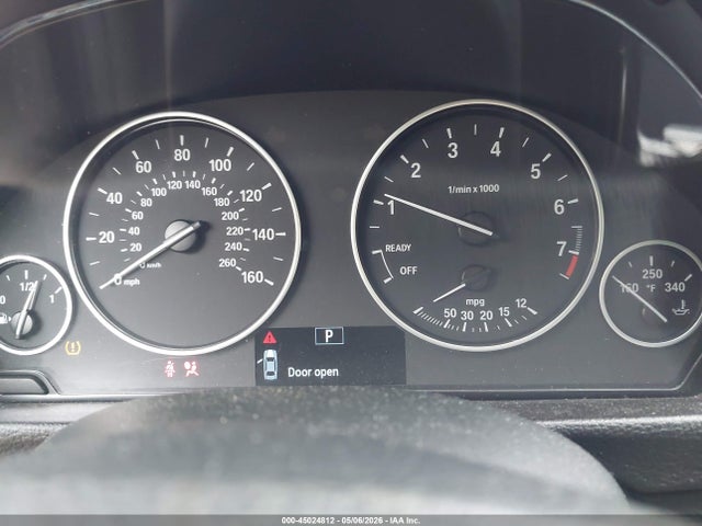 45024812 :رقم المزاد ، WBA8E5G3XHNU43222 vin ، 2017 Bmw 320i Xdrive مزاد بيع