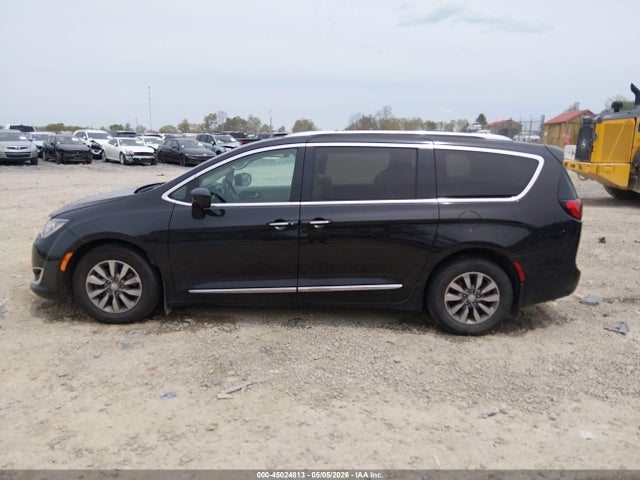 45024813 :رقم المزاد ، 2C4RC1EG8KR681432 vin ، 2019 Chrysler Pacifica Touring L Plus مزاد بيع