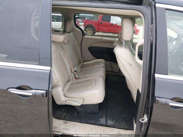 45024813 :رقم المزاد ، 2C4RC1EG8KR681432 vin ، 2019 Chrysler Pacifica Touring L Plus مزاد بيع