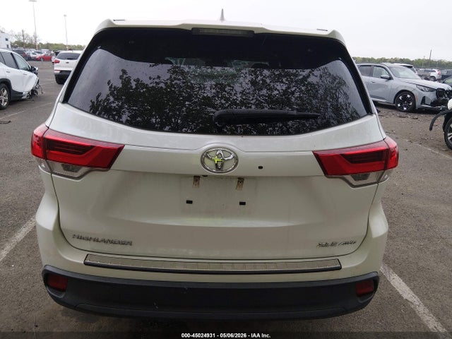 Продаж на аукціоні авто 2018 Toyota Highlander Xle, vin: 5TDJZRFH7JS912327, номер лоту: 45024931