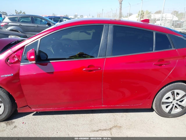 Toyota Prius Two 2018 JTDKBRFU0J3598236 Image 14