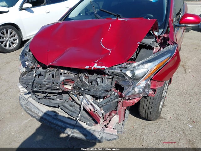 Toyota Prius Two 2018 JTDKBRFU0J3598236 Image 6