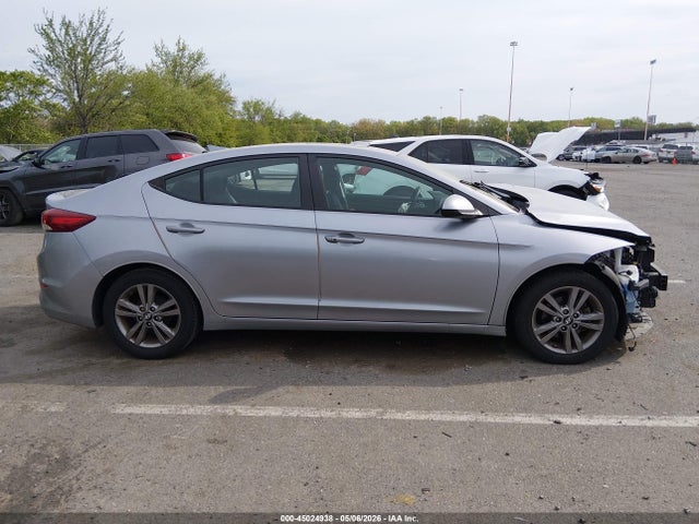 2017 Hyundai Elantra Value Edition მანქანა იყიდება აუქციონზე, vin: 5NPD84LF0HH186994, აუქციონის ნომერი: 45024938