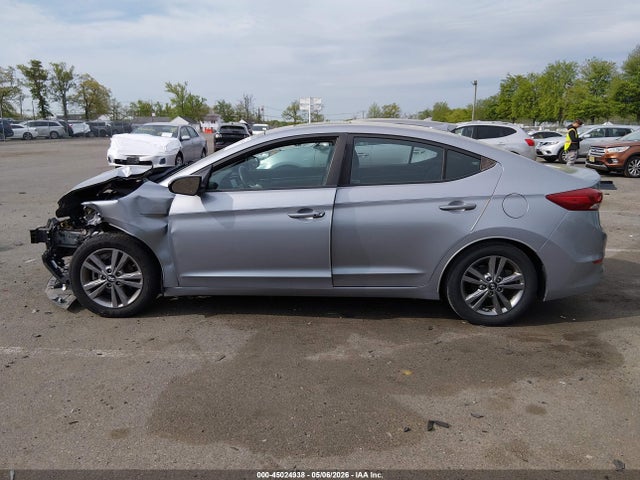 2017 Hyundai Elantra Value Edition მანქანა იყიდება აუქციონზე, vin: 5NPD84LF0HH186994, აუქციონის ნომერი: 45024938
