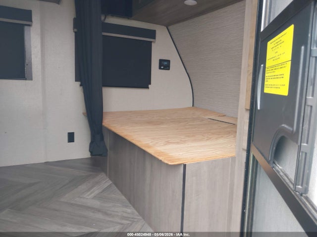 45024948 :رقم المزاد ، 58TB40AK5N14K3666 vin ، 2022 Highland Ridge Olympia مزاد بيع