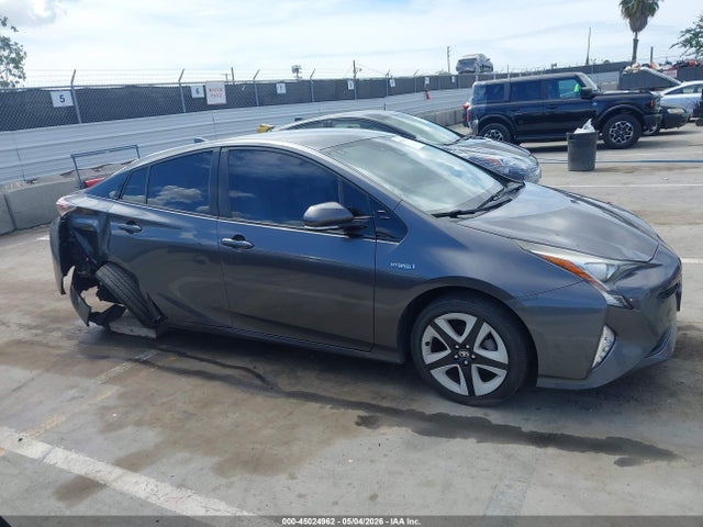 Toyota Prius Three Touring 2016 JTDKARFU8G3011003 Image 13