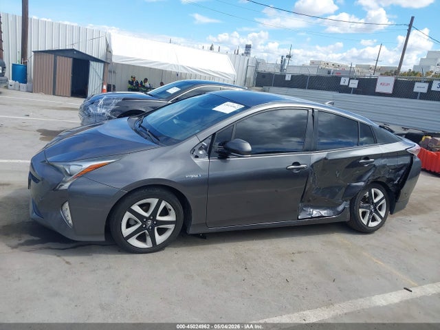 Toyota Prius Three Touring 2016 JTDKARFU8G3011003 Image 14