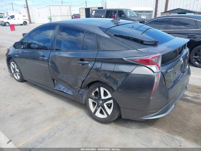 Toyota Prius Three Touring 2016 JTDKARFU8G3011003 Image 3