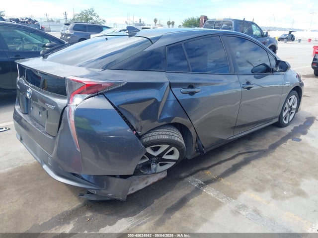 Toyota Prius Three Touring 2016 JTDKARFU8G3011003 Image 4