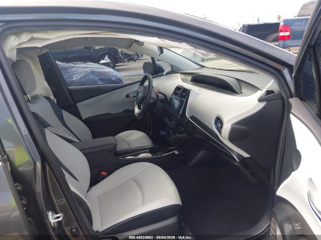 Toyota Prius Three Touring 2016 JTDKARFU8G3011003 Image 5