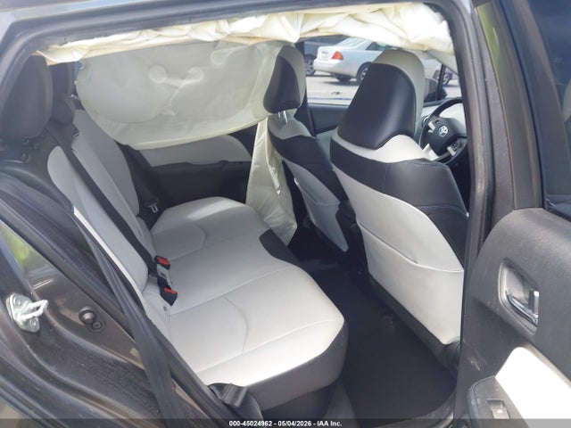 Toyota Prius Three Touring 2016 JTDKARFU8G3011003 Image 8