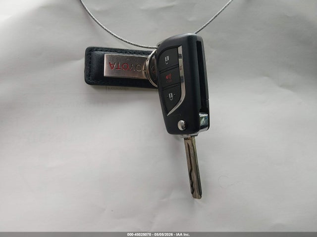 45025070 :رقم المزاد ، 2T3H1RFV3MW154114 vin ، 2021 Toyota Rav4 Le مزاد بيع
