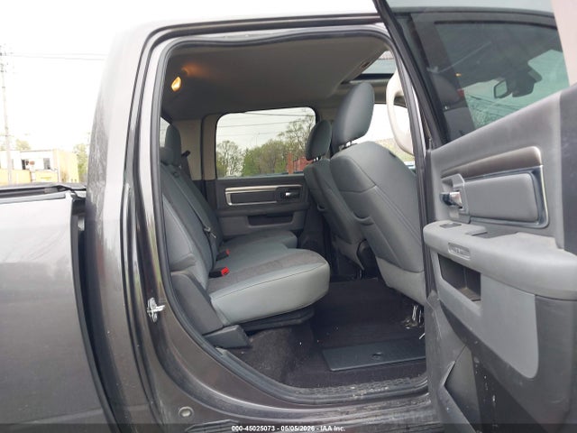 2018 Ram 1500 Big Horn  4x4 5'7 Box მანქანა იყიდება აუქციონზე, vin: 3C6RR7LT3JG165427, აუქციონის ნომერი: 45025073