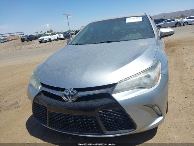 45025175 :رقم المزاد ، 4T1BF1FK5FU878526 vin ، 2015 Toyota Camry Se مزاد بيع