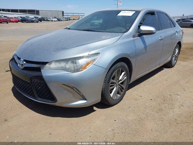 45025175 :رقم المزاد ، 4T1BF1FK5FU878526 vin ، 2015 Toyota Camry Se مزاد بيع