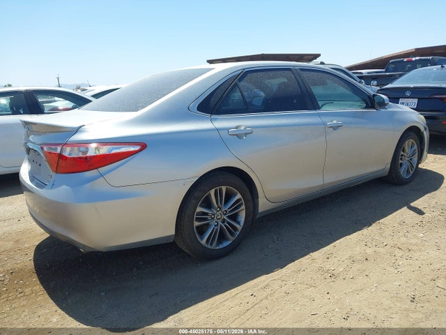 45025175 :رقم المزاد ، 4T1BF1FK5FU878526 vin ، 2015 Toyota Camry Se مزاد بيع
