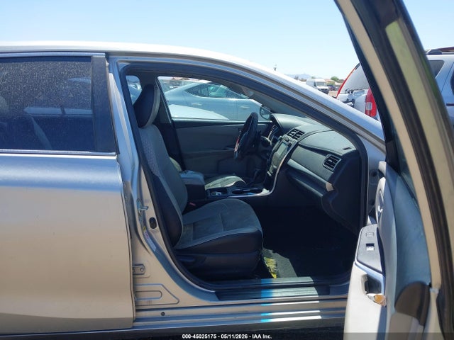45025175 :رقم المزاد ، 4T1BF1FK5FU878526 vin ، 2015 Toyota Camry Se مزاد بيع