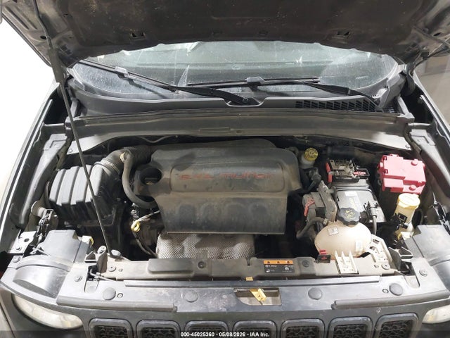 45025360 :رقم المزاد ، ZACNJBBB6KPK75119 vin ، 2019 Jeep Renegade Latitude 4x4 مزاد بيع
