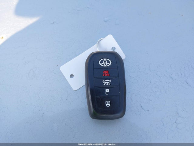 45025386 :رقم المزاد ، 7MUDAAAGXRV087356 vin ، 2024 Toyota Corolla Cross Xle مزاد بيع