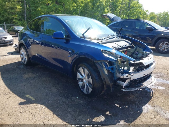 2024 Tesla Model Y Long Range Dual Motor All-wheel Drive მანქანა იყიდება აუქციონზე, vin: 7SAYGAEEXRF060362, აუქციონის ნომერი: 45025403