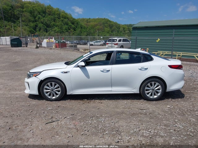 Продаж на аукціоні авто 2018 Kia Optima S, vin: 5XXGT4L38JG203611, номер лоту: 45025473