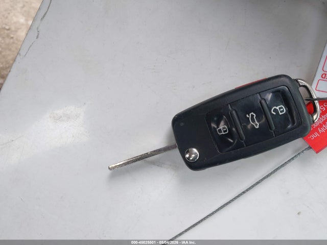 2013 Volkswagen Jetta Sportwagen 2.5l S მანქანა იყიდება აუქციონზე, vin: 3VWKP7AJ8DM677589, აუქციონის ნომერი: 45025501
