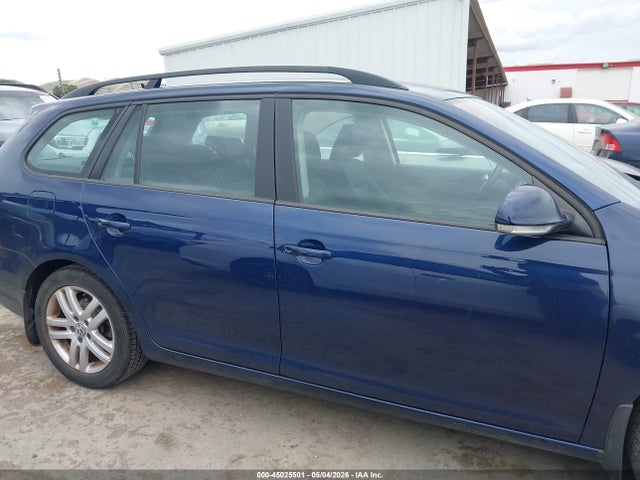 2013 Volkswagen Jetta Sportwagen 2.5l S მანქანა იყიდება აუქციონზე, vin: 3VWKP7AJ8DM677589, აუქციონის ნომერი: 45025501