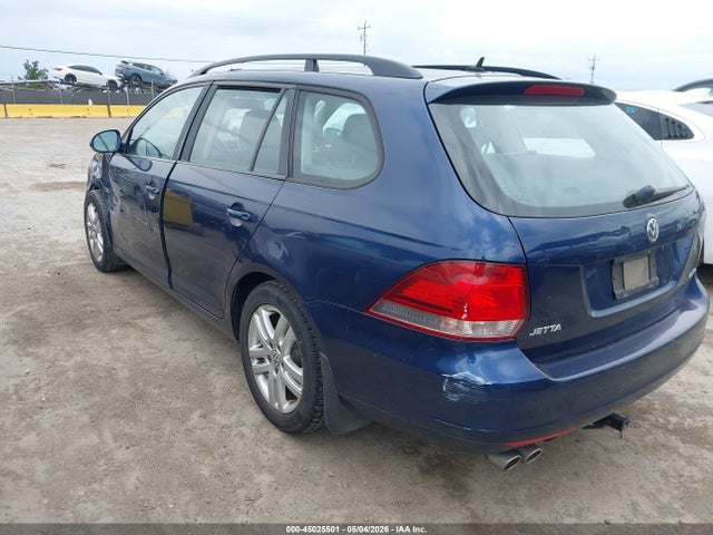2013 Volkswagen Jetta Sportwagen 2.5l S მანქანა იყიდება აუქციონზე, vin: 3VWKP7AJ8DM677589, აუქციონის ნომერი: 45025501