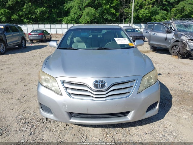 45025627 :رقم المزاد ، 4T1BF3EK3BU686335 vin ، 2011 Toyota Camry Le مزاد بيع