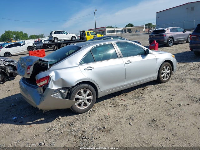 45025627 :رقم المزاد ، 4T1BF3EK3BU686335 vin ، 2011 Toyota Camry Le مزاد بيع